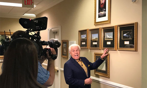 Jesse Duplantis films his show